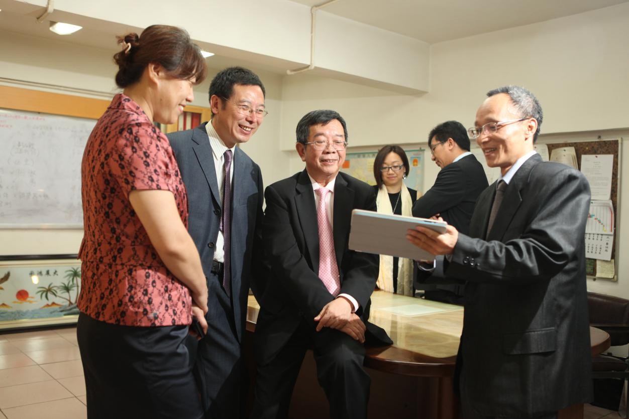 照彰实业公司.jpg